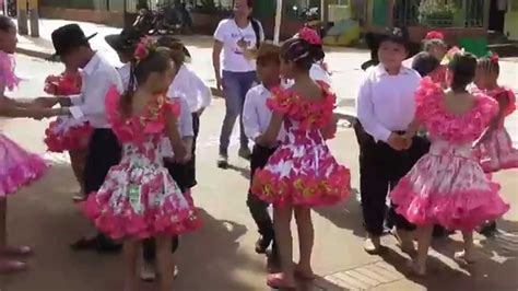  La Danza della Luna Espressione Astratta di Vibrant Colorazione!