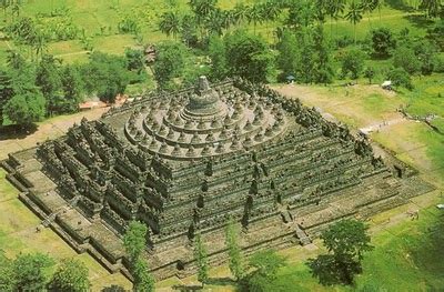 Il Mandala di Borobudur? Un Esplorazione Astratta dell'Anima e un Omaggio alla Coscienza Universale!